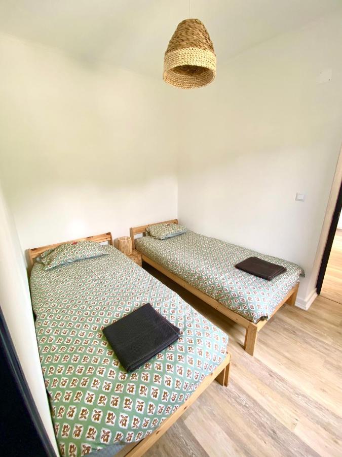 Pine & Apple Sintra Beach House Коларес Экстерьер фото